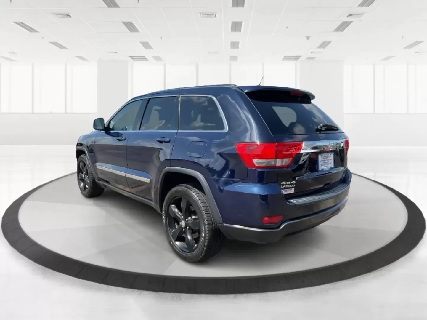 2013 Jeep Grand Cherokee Laredo (1C4RJFAG7DC) with an Other engine, located at 1951 S Dayton Lakeview Rd., New Carlisle, OH, 45344, (937) 908-9800, 39.890999, -84.050255 - Are you ready to elevate your driving experience? Whether you're a growing family in need of spacious comfort, a weekend adventurer seeking reliability, or simply someone looking for a dependable daily driver, the 2013 Jeep Grand Cherokee Laredo is the perfect vehicle for you. Located at Advantage C - Photo#4
