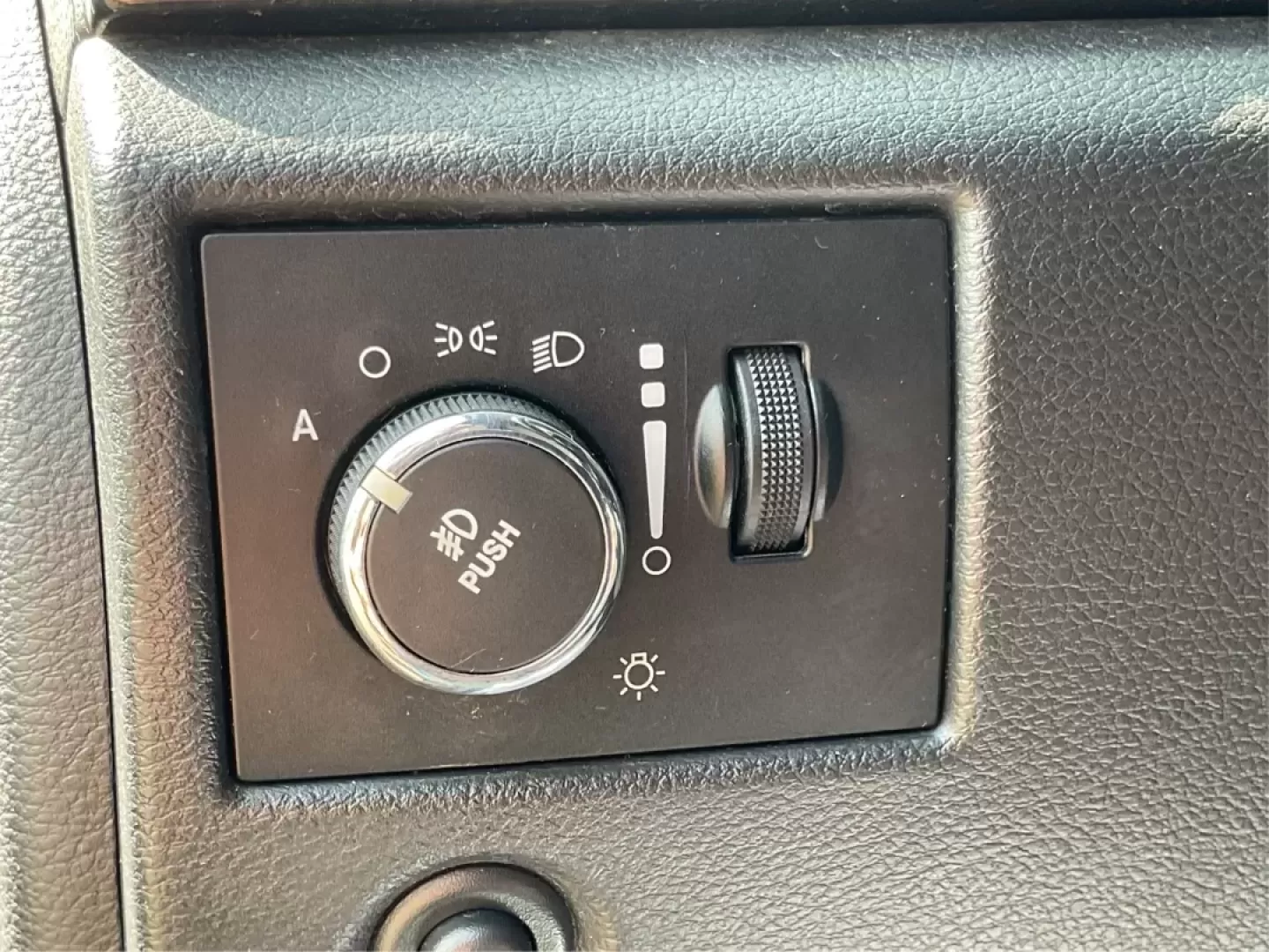 2013 Jeep Grand Cherokee Laredo (1C4RJFAG7DC) with an Other engine, located at 1951 S Dayton Lakeview Rd., New Carlisle, OH, 45344, (937) 908-9800, 39.890999, -84.050255 - Are you ready to elevate your driving experience? Whether you're a growing family in need of spacious comfort, a weekend adventurer seeking reliability, or simply someone looking for a dependable daily driver, the 2013 Jeep Grand Cherokee Laredo is the perfect vehicle for you. Located at Advantage C - Photo#17
