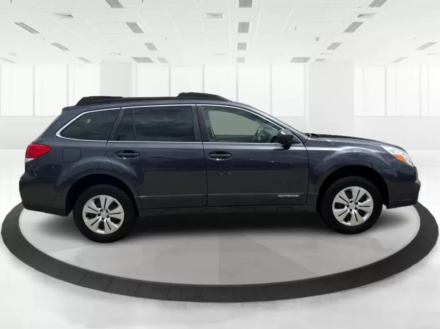 2013 Subaru Outback 2.5i (4S4BRBAC8D3) with an 2.5L H-4 DOHC engine, located at 1951 S Dayton Lakeview Rd., New Carlisle, OH, 45344, (937) 908-9800, 39.890999, -84.050255 - Photo#1