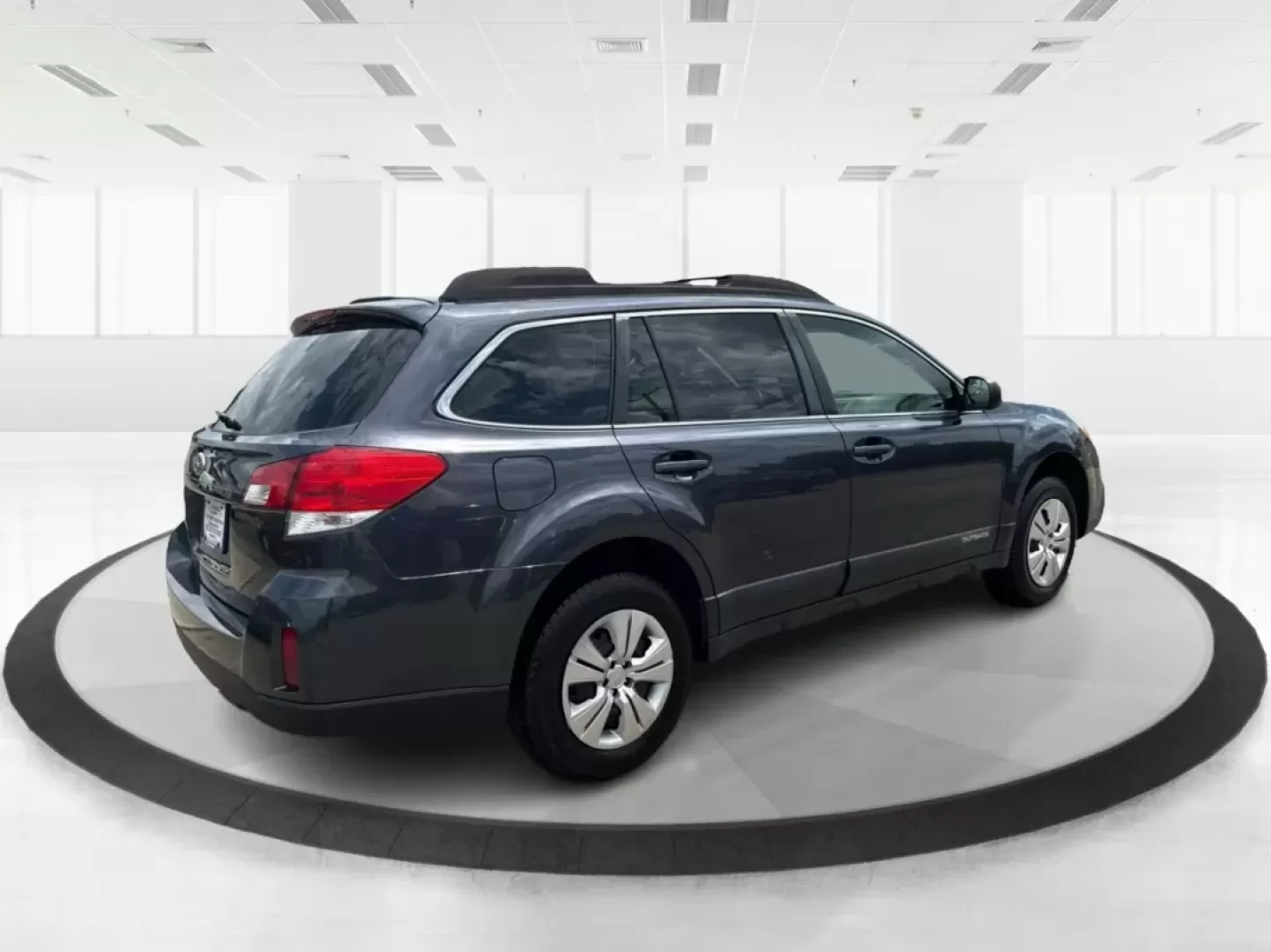 2013 Subaru Outback 2.5i (4S4BRBAC8D3) with an 2.5L H-4 DOHC engine, located at 1951 S Dayton Lakeview Rd., New Carlisle, OH, 45344, (937) 908-9800, 39.890999, -84.050255 - Photo#2