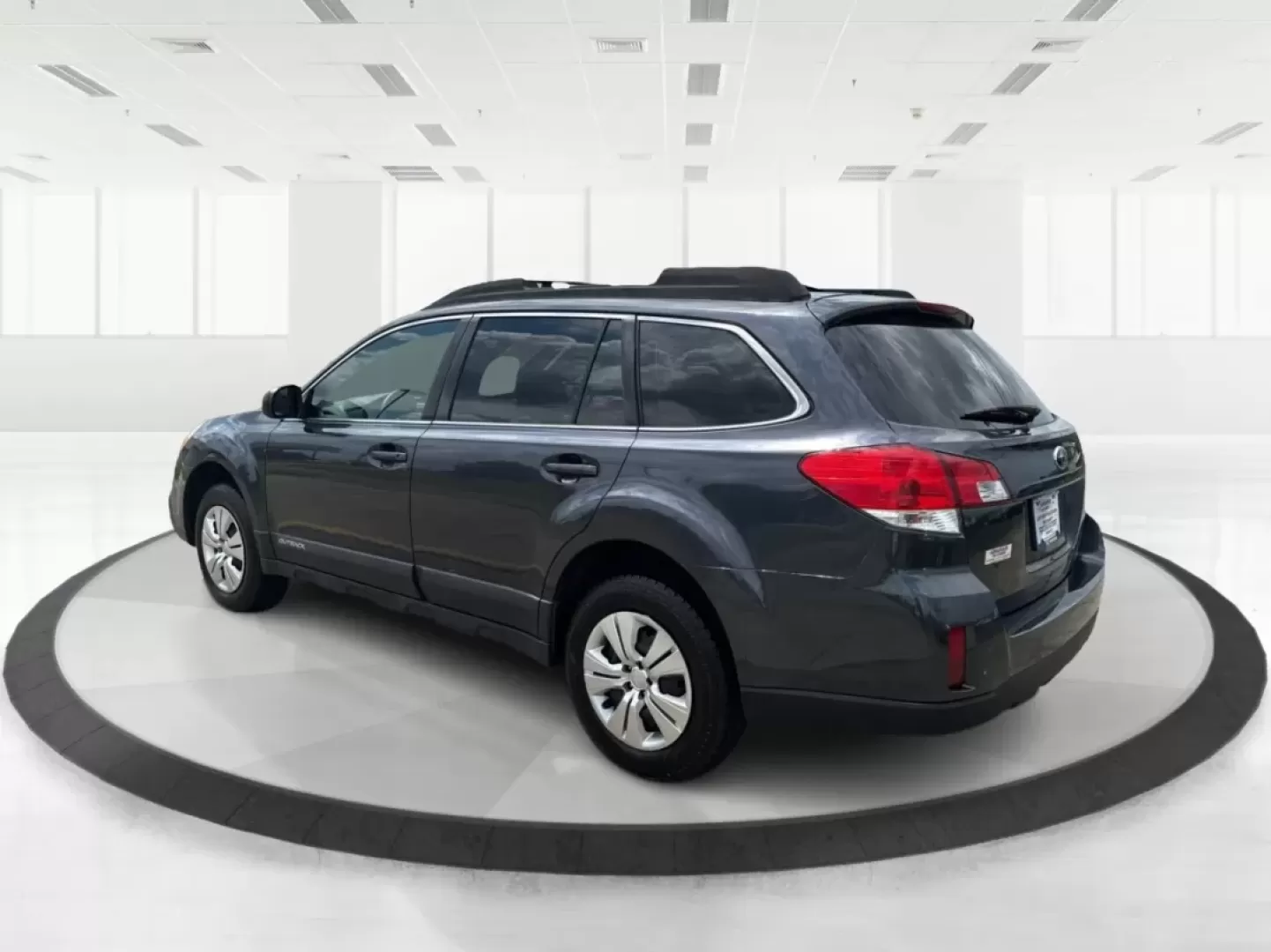 2013 Subaru Outback 2.5i (4S4BRBAC8D3) with an 2.5L H-4 DOHC engine, located at 1951 S Dayton Lakeview Rd., New Carlisle, OH, 45344, (937) 908-9800, 39.890999, -84.050255 - Photo#4