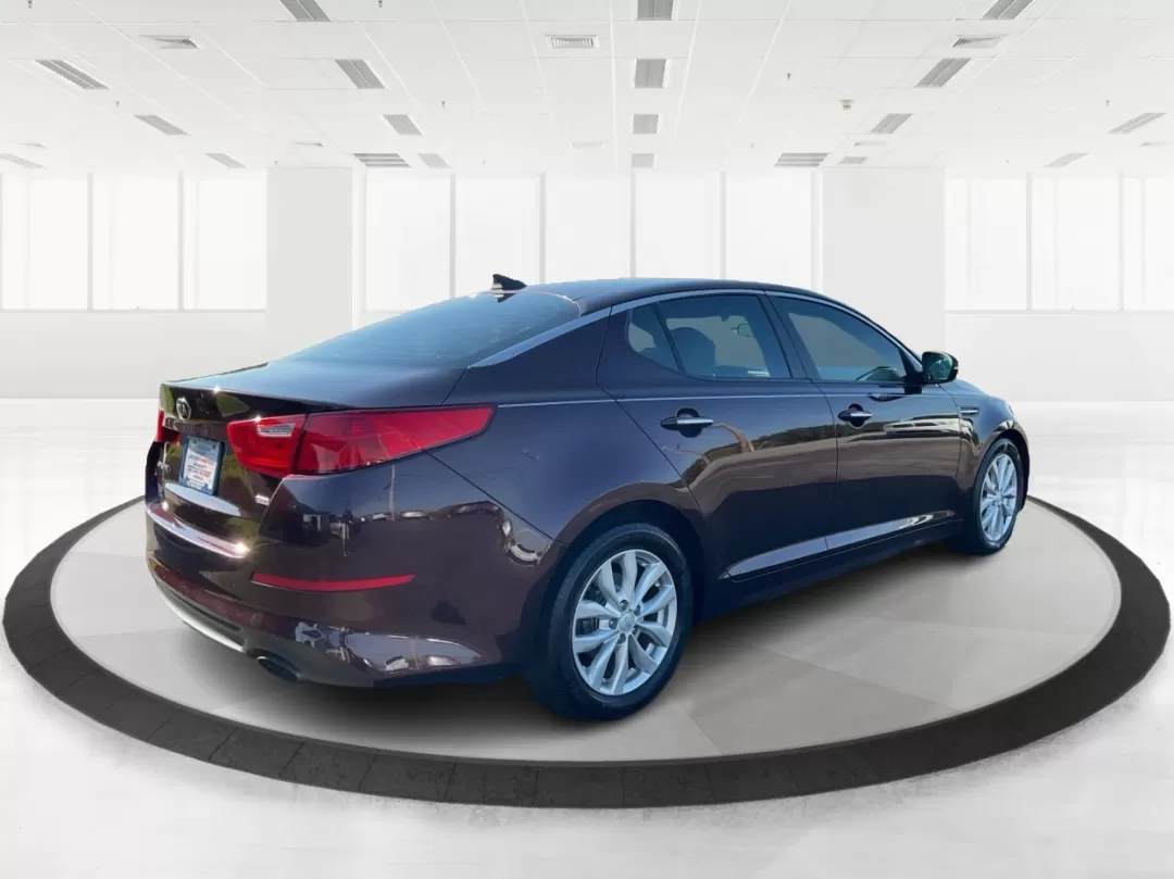 2015 Kia Optima LX (5XXGM4A72FG) with an Theta II 2.4L I-4 gasoline direct injection engine, located at 1951 S Dayton Lakeview Rd., New Carlisle, OH, 45344, (937) 908-9800, 39.890999, -84.050255 - Photo#2