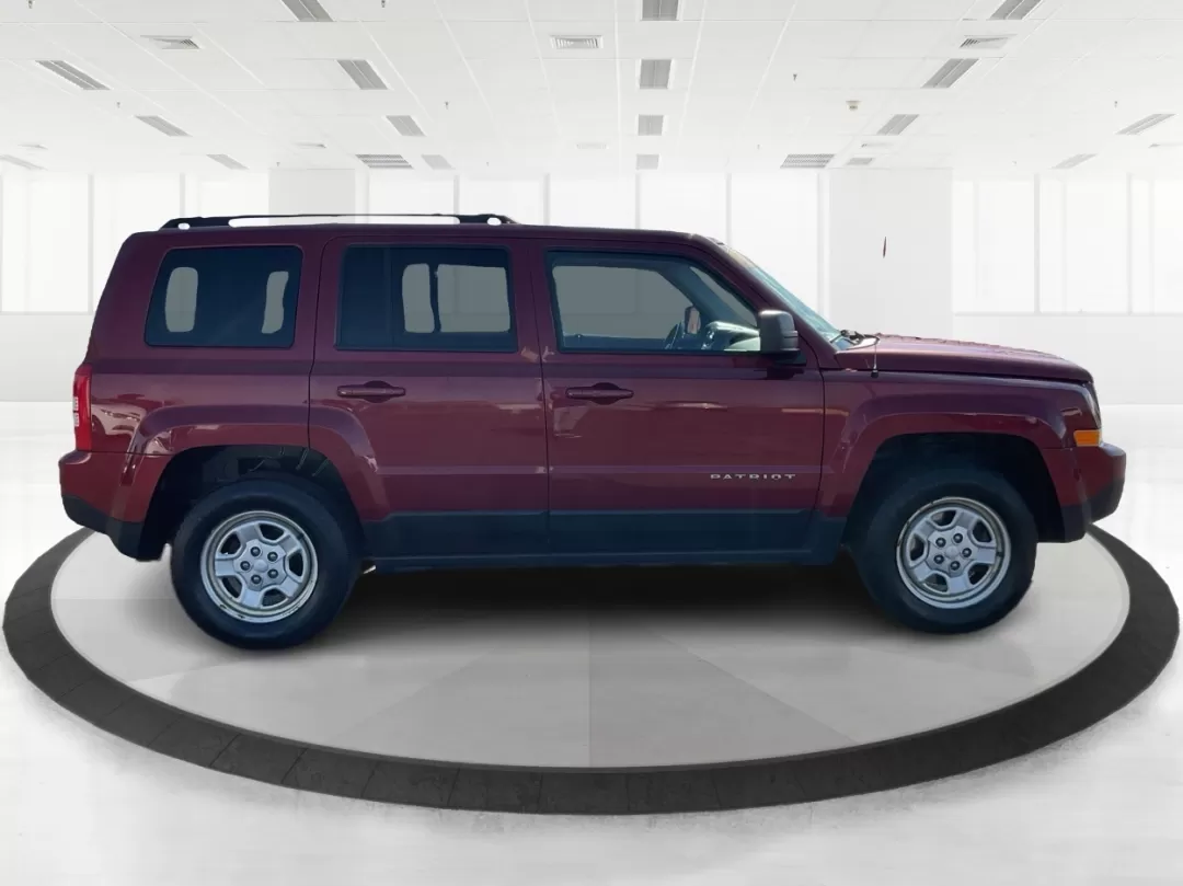 2016 Jeep Patriot Sport (1C4NJRBB0GD) with an 2.4L I-4 DOHC engine, located at 1184 Kauffman Ave, Fairborn, OH, 45324, (937) 908-9800, 39.807072, -84.030914 - Photo#1