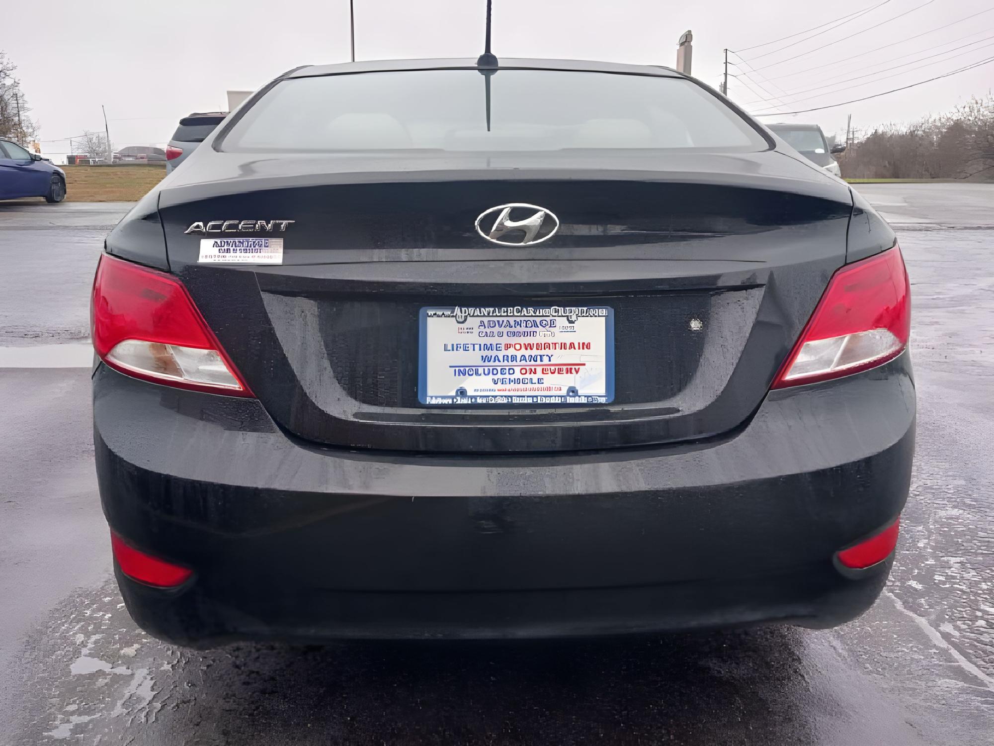 2017 Ultra Black Hyundai Accent SE 4-Door 6A (KMHCT4AE8HU) with an 1.6L L4 DOHC 16V engine, 6-Speed Automatic transmission, located at 880 E. National Road, Vandalia, OH, 45377, (937) 908-9800, 39.891918, -84.183594 - Photo #11