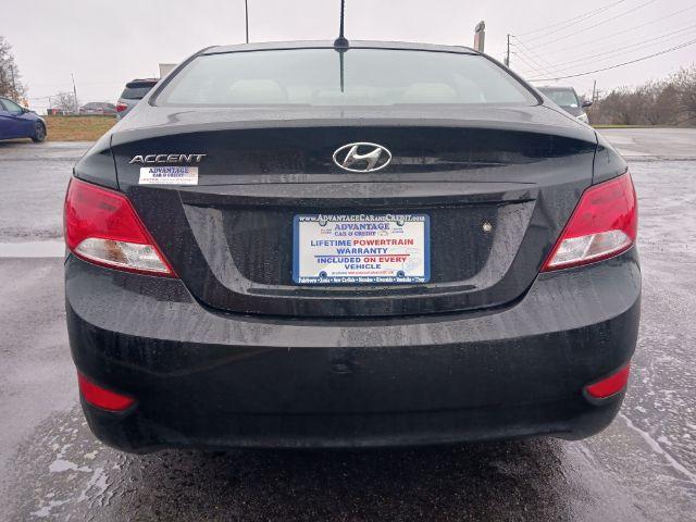 2017 Ultra Black Hyundai Accent SE 4-Door 6A (KMHCT4AE8HU) with an 1.6L L4 DOHC 16V engine, 6-Speed Automatic transmission, located at 880 E. National Road, Vandalia, OH, 45377, (937) 908-9800, 39.891918, -84.183594 - Photo #5