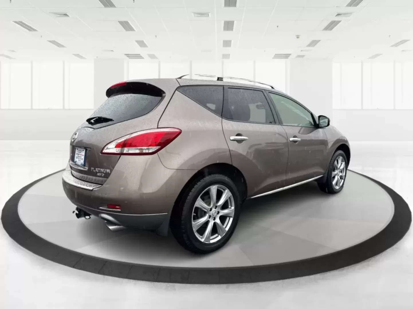 2014 Nissan Murano LE (JN8AZ1MW9EW) with an 3.5L V-6 DOHC engine, located at 1951 S Dayton Lakeview Rd., New Carlisle, OH, 45344, (937) 908-9800, 39.890999, -84.050255 - **Explore Adventure and Comfort with the 2014 Nissan Murano LE in Tinted Bronze Metallic!**<br /> <br /> Are you and your family ready for your next adventure? Whether it's a weekend getaway to the nearby Wright-Patterson Air Force Base or daily commutes through Fairborn, the 2014 Nissan Murano LE i - Photo#2