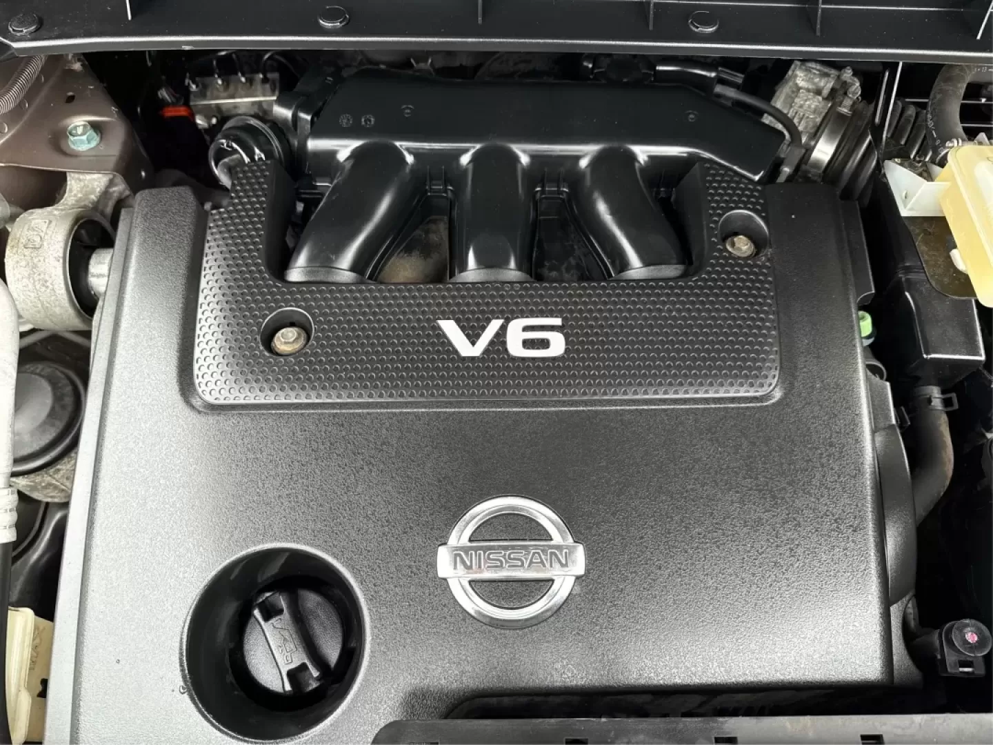 2014 Nissan Murano LE (JN8AZ1MW9EW) with an 3.5L V-6 DOHC engine, located at 1951 S Dayton Lakeview Rd., New Carlisle, OH, 45344, (937) 908-9800, 39.890999, -84.050255 - **Explore Adventure and Comfort with the 2014 Nissan Murano LE in Tinted Bronze Metallic!**<br /> <br /> Are you and your family ready for your next adventure? Whether it's a weekend getaway to the nearby Wright-Patterson Air Force Base or daily commutes through Fairborn, the 2014 Nissan Murano LE i - Photo#11