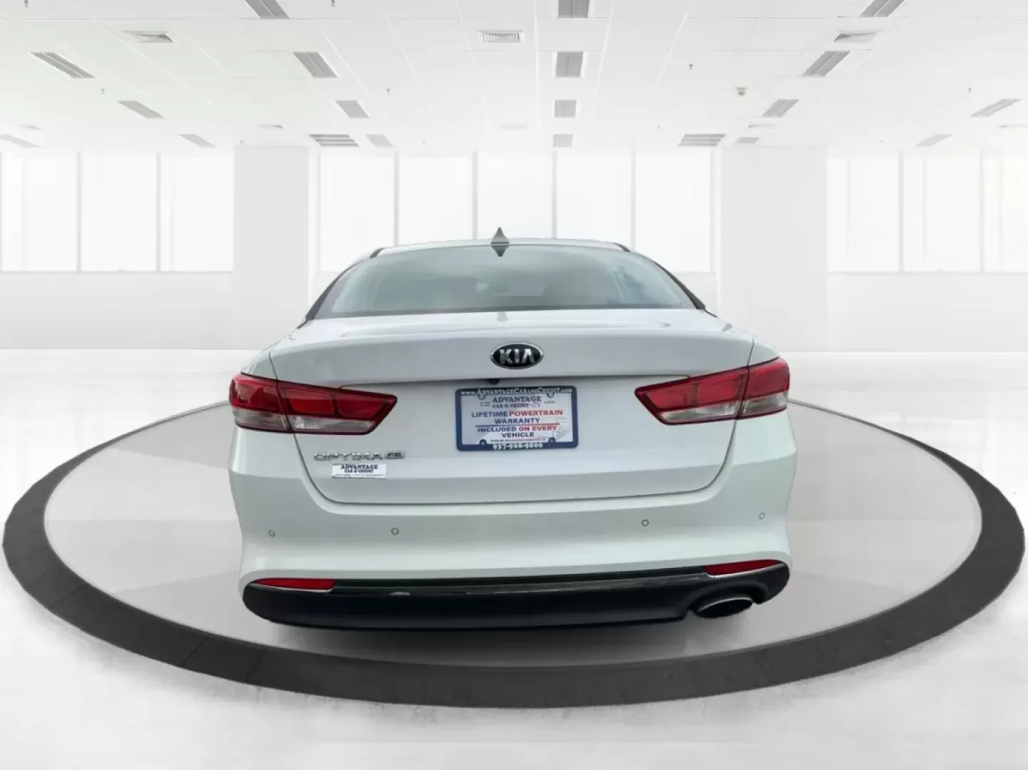 2018 Kia Optima LX (5XXGT4L35JG) with an Theta II 2.4L I-4 gasoline direct injection engine, located at 1951 S Dayton Lakeview Rd., New Carlisle, OH, 45344, (937) 908-9800, 39.890999, -84.050255 - Discover the perfect blend of style, safety, and affordability with this stunning 2018 Kia Optima LX, available now at Advantage Car and Credit in Fairborn, OH. This sedan is not just a car; it's your companion for all of life's adventures. Whether you're commuting to work, shuttling the kids to sch - Photo#3