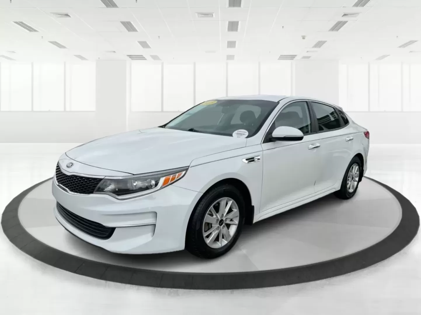 2018 Kia Optima LX (5XXGT4L35JG) with an Theta II 2.4L I-4 gasoline direct injection engine, located at 1951 S Dayton Lakeview Rd., New Carlisle, OH, 45344, (937) 908-9800, 39.890999, -84.050255 - Discover the perfect blend of style, safety, and affordability with this stunning 2018 Kia Optima LX, available now at Advantage Car and Credit in Fairborn, OH. This sedan is not just a car; it's your companion for all of life's adventures. Whether you're commuting to work, shuttling the kids to sch - Photo#8