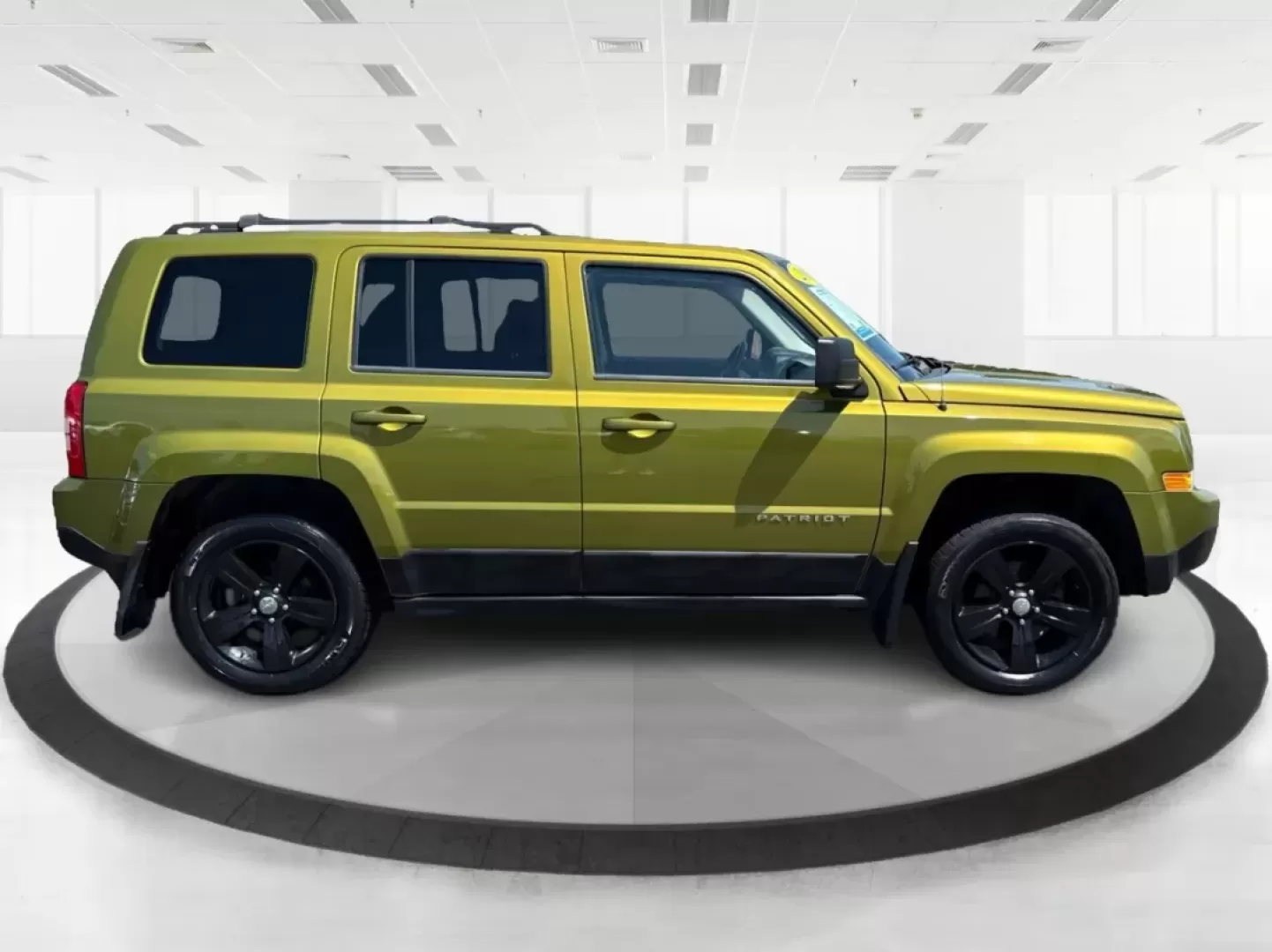 2012 Jeep Patriot Latitude 4WD (1C4NJRFB8CD) with an 2.4L L4 DOHC 16V engine, located at 1951 S Dayton Lakeview Rd., New Carlisle, OH, 45344, (937) 908-9800, 39.890999, -84.050255 - **Discover Your Next Adventure with the 2012 Jeep Patriot Latitude 4WD at Advantage Car and Credit!**<br /> <br /> Are you ready to elevate your weekend getaways and everyday commutes? The 2012 Jeep Patriot Latitude 4WD is the perfect companion for those who crave adventure and seek comfort in their - Photo#1