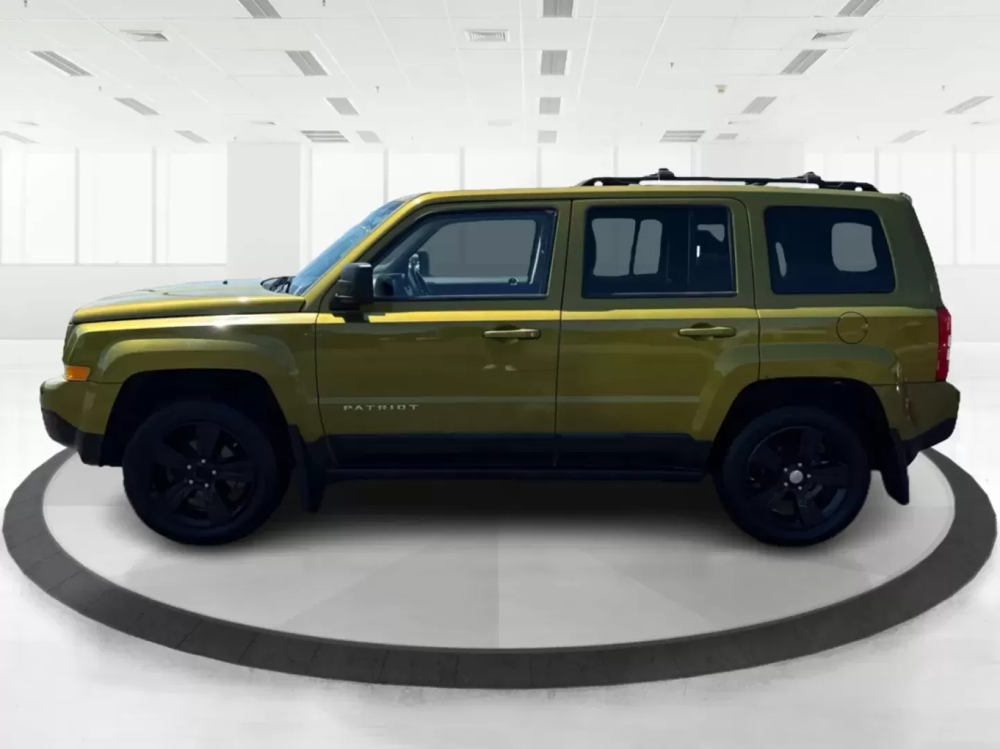 2012 Jeep Patriot Latitude 4WD (1C4NJRFB8CD) with an 2.4L L4 DOHC 16V engine, located at 1951 S Dayton Lakeview Rd., New Carlisle, OH, 45344, (937) 908-9800, 39.890999, -84.050255 - **Discover Your Next Adventure with the 2012 Jeep Patriot Latitude 4WD at Advantage Car and Credit!**<br /> <br /> Are you ready to elevate your weekend getaways and everyday commutes? The 2012 Jeep Patriot Latitude 4WD is the perfect companion for those who crave adventure and seek comfort in their - Photo#5