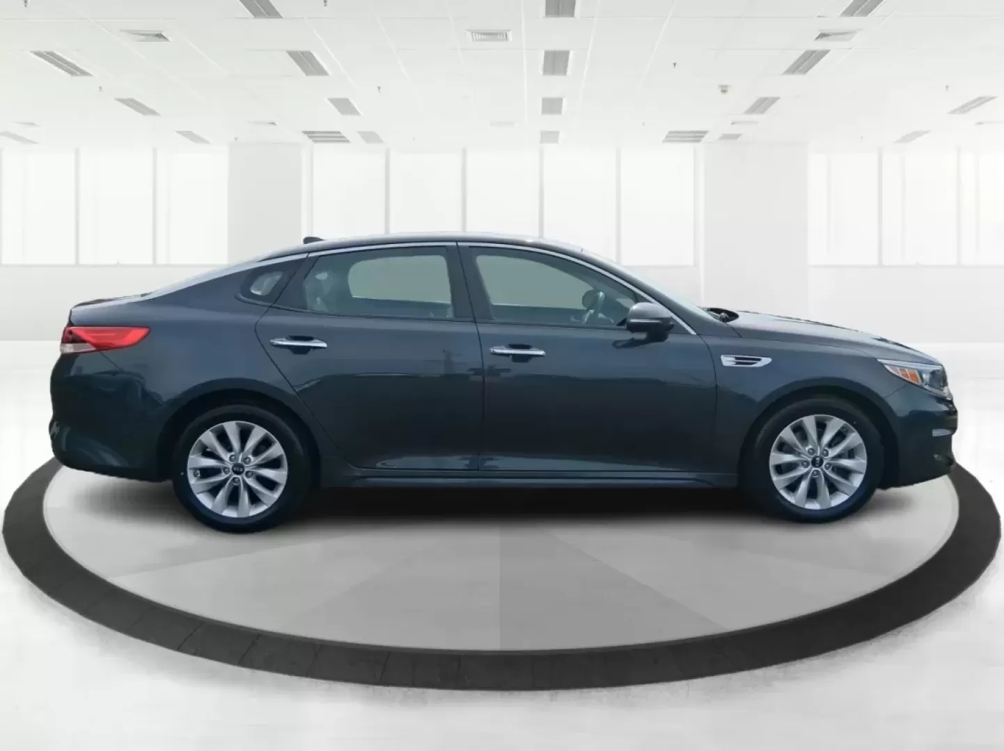 2016 Kia Optima LX (5XXGT4L36GG) with an Theta II 2.4L I-4 gasoline direct injection engine, located at 1951 S Dayton Lakeview Rd., New Carlisle, OH, 45344, (937) 908-9800, 39.890999, -84.050255 - Discover an exceptional driving experience with the 2016 Kia Optima LX, available now at Advantage Car and Credit in New Carlisle, OH. This sedan is not just a mode of transportation; it's an enhancement to your lifestyle, whether you're commuting to work, running errands, or embarking on weekend ad - Photo#1