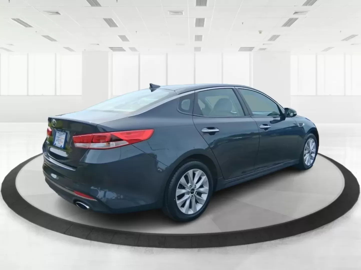 2016 Kia Optima LX (5XXGT4L36GG) with an Theta II 2.4L I-4 gasoline direct injection engine, located at 1951 S Dayton Lakeview Rd., New Carlisle, OH, 45344, (937) 908-9800, 39.890999, -84.050255 - Discover an exceptional driving experience with the 2016 Kia Optima LX, available now at Advantage Car and Credit in New Carlisle, OH. This sedan is not just a mode of transportation; it's an enhancement to your lifestyle, whether you're commuting to work, running errands, or embarking on weekend ad - Photo#2