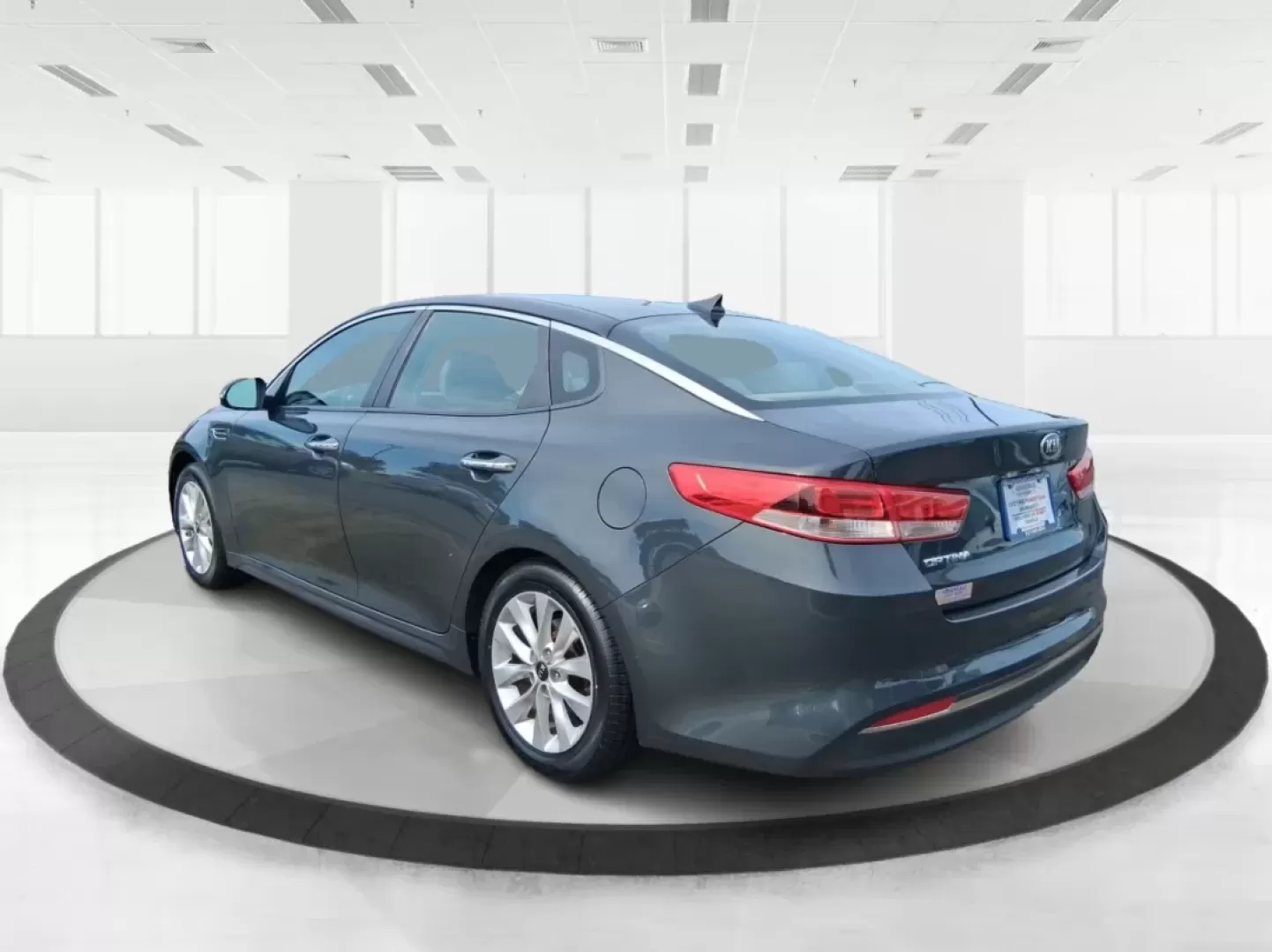 2016 Kia Optima LX (5XXGT4L36GG) with an Theta II 2.4L I-4 gasoline direct injection engine, located at 1951 S Dayton Lakeview Rd., New Carlisle, OH, 45344, (937) 908-9800, 39.890999, -84.050255 - Discover an exceptional driving experience with the 2016 Kia Optima LX, available now at Advantage Car and Credit in New Carlisle, OH. This sedan is not just a mode of transportation; it's an enhancement to your lifestyle, whether you're commuting to work, running errands, or embarking on weekend ad - Photo#4