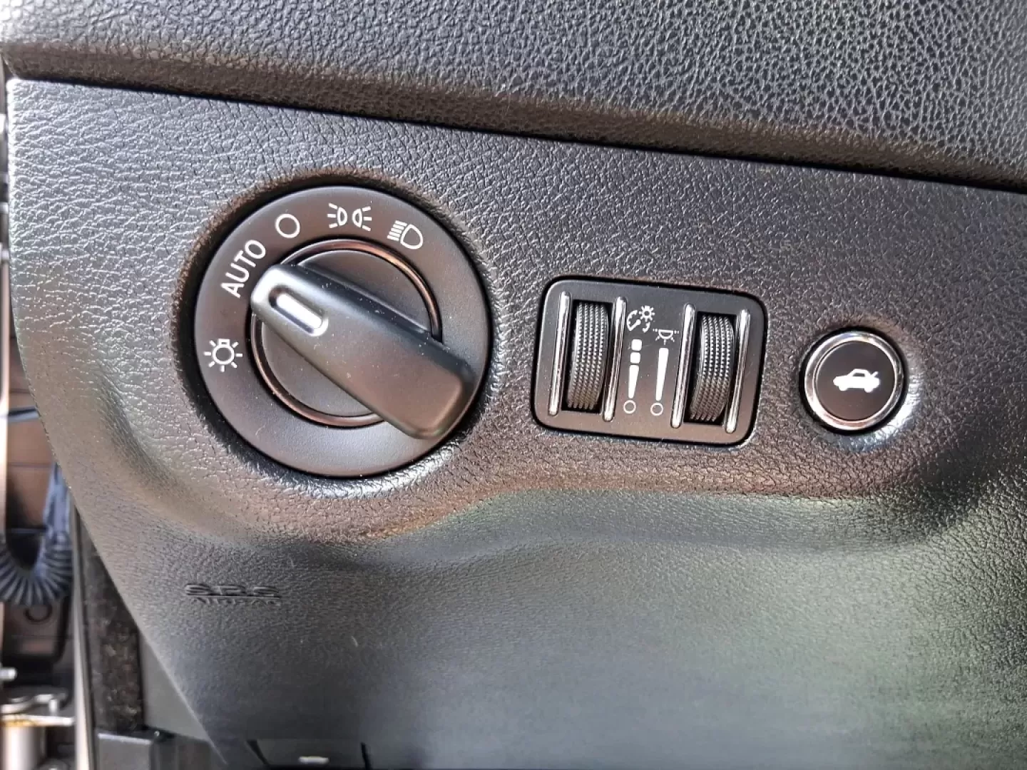 2014 Dodge Charger SE (2C3CDXBG0EH) with an 3.6L V-6 DOHC engine, located at 1951 S Dayton Lakeview Rd., New Carlisle, OH, 45344, (937) 908-9800, 39.890999, -84.050255 - **Unleash Adventure with the 2014 Dodge Charger SE Perfect for Families and Road Warriors!**<br /> <br /> If you're in the market for a versatile vehicle that can handle everything from daily commutes to weekend getaways, look no further than the 2014 Dodge Charger SE. This sedan combines style, co - Photo#17