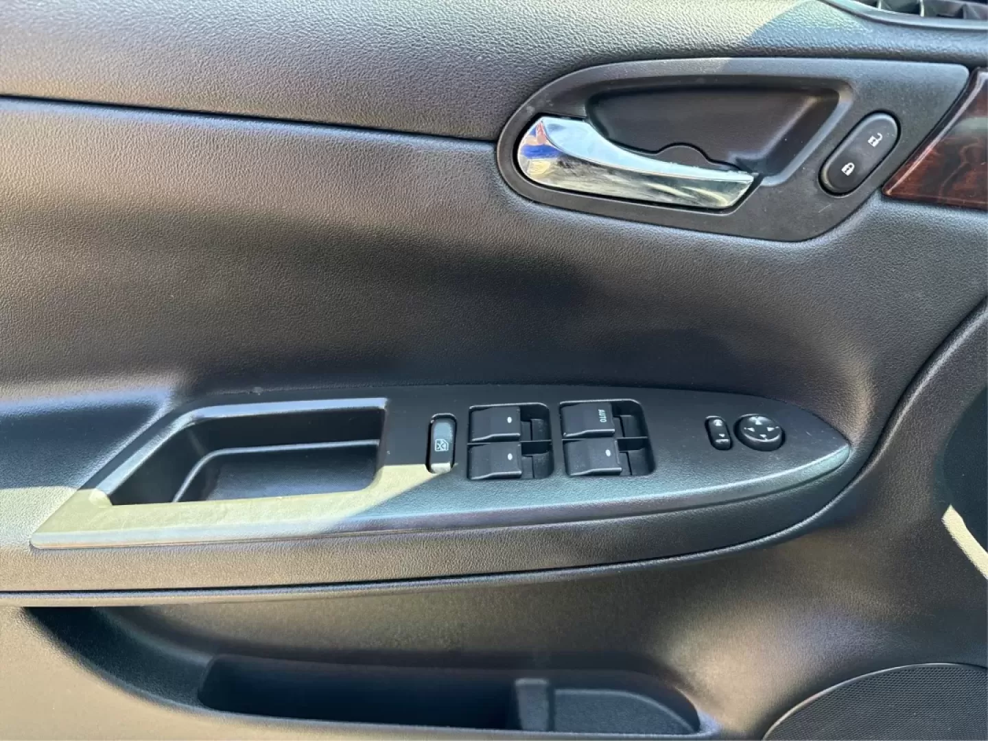 2014 Chevrolet Impala Limited LT (2G1WB5E3XE1) with an 3.6L V-6 gasoline direct injection engine, located at 1951 S Dayton Lakeview Rd., New Carlisle, OH, 45344, (937) 908-9800, 39.890999, -84.050255 - Are you ready for your next adventure, whether it's a family road trip, a daily commute, or simply running errands around Fairborn? The 2014 Chevrolet Impala Limited LT is the perfect sedan to elevate your driving experience. With its stylish black exterior and reliable performance, this vehicle is - Photo#19