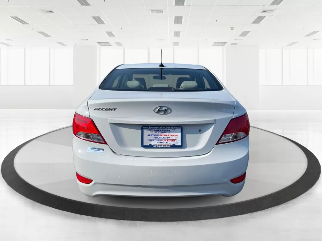 2014 Chevrolet Impala Limited LT (2G1WB5E3XE1) with an 3.6L V-6 gasoline direct injection engine, located at 1230 East Main St, Xenia, OH, 45385, (937) 908-9800, 39.688042, -83.910538 - Photo#3