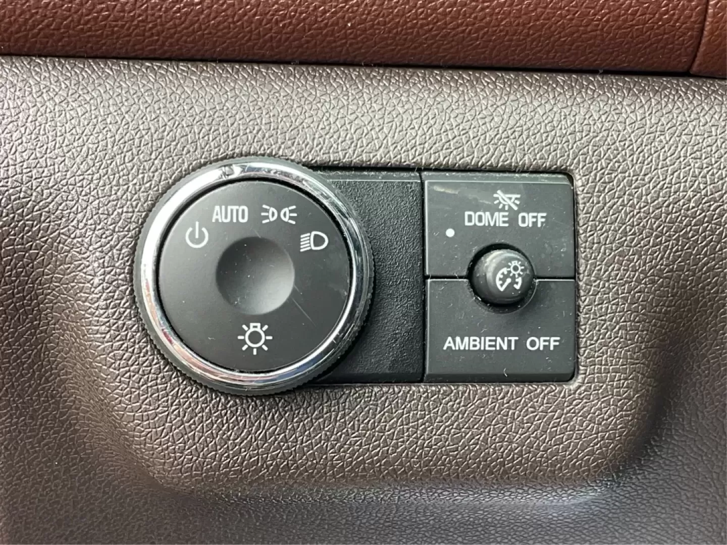 2014 Buick Enclave Premium (5GAKVCKD1EJ) with an 3.6L V-6 gasoline direct injection engine, located at 401 Woodman Dr, Riverside, OH, 45431, (937) 908-9800, 39.760899, -84.123421 - ### Experience Luxury and Versatility with the 2014 Buick Enclave from Advantage Car and Credit in Fairborn, OH!<br /> <br /> Are you searching for a vehicle that effortlessly combines luxurious comfort with family-friendly functionality? Look no further than the stunning **2014 Buick Enclave**, ava - Photo#17