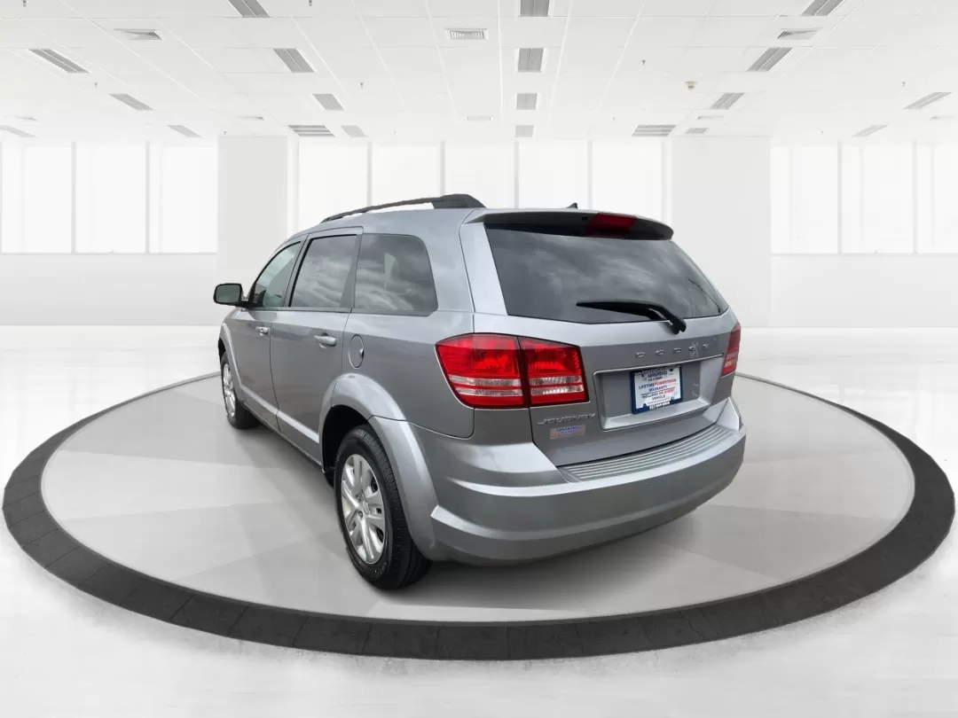 2017 Dodge Journey SE (3C4PDCAB2HT) with an Tigershark MultiAir 2.4L I-4 DOHC engine, located at 401 Woodman Dr, Riverside, OH, 45431, (937) 908-9800, 39.760899, -84.123421 - Photo#4