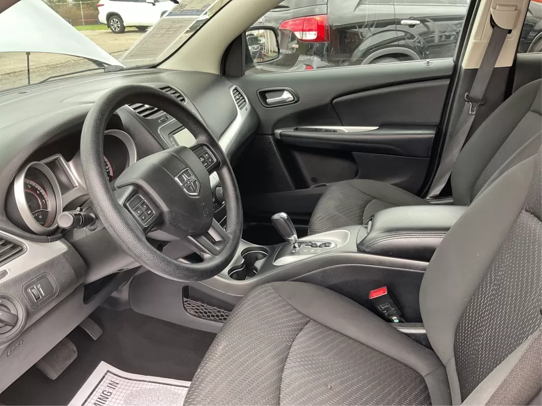 2017 Dodge Journey SE (3C4PDCAB2HT) with an Tigershark MultiAir 2.4L I-4 DOHC engine, located at 401 Woodman Dr, Riverside, OH, 45431, (937) 908-9800, 39.760899, -84.123421 - Photo#9