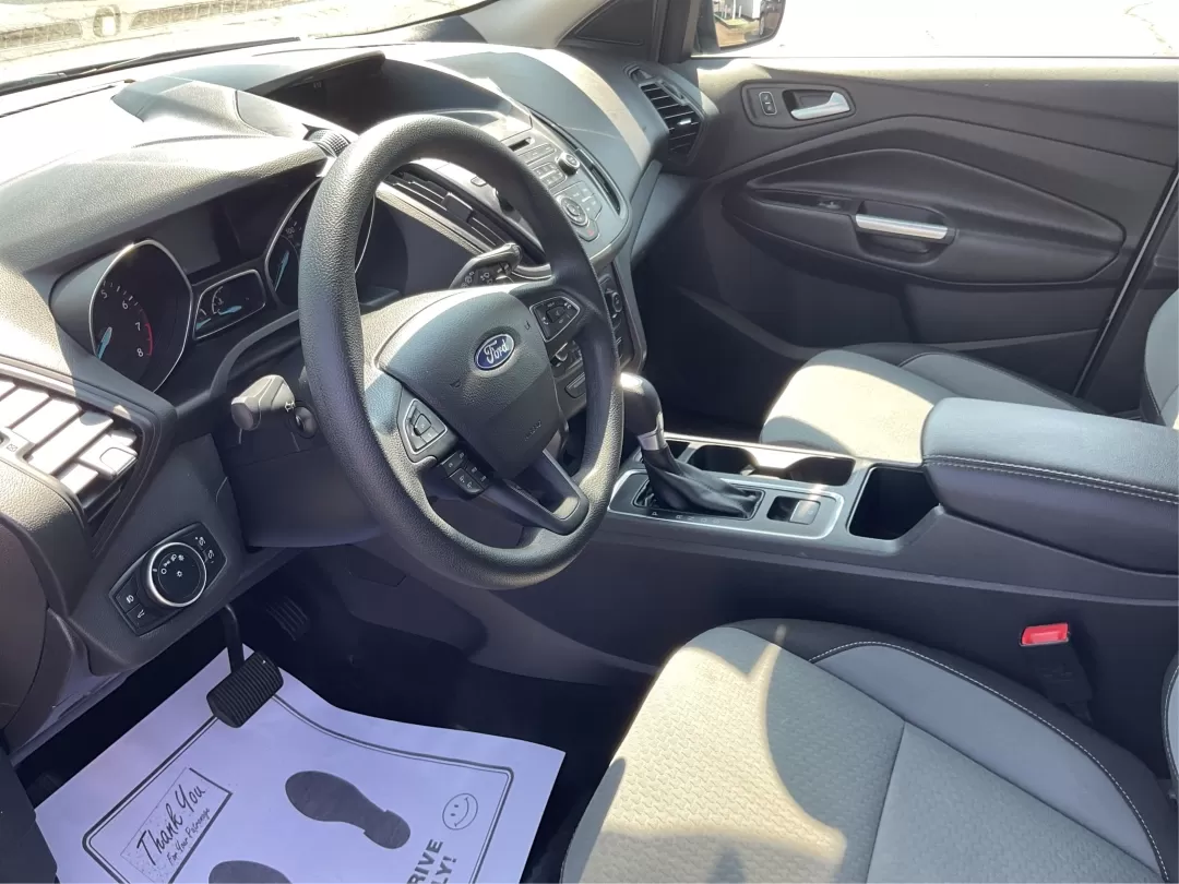 2019 Hyundai Elantra SE (5NPD74LF7KH) with an Nu 2L I-4 DOHC engine, located at 401 Woodman Dr, Riverside, OH, 45431, (937) 908-9800, 39.761024, -84.120956 - Photo#9