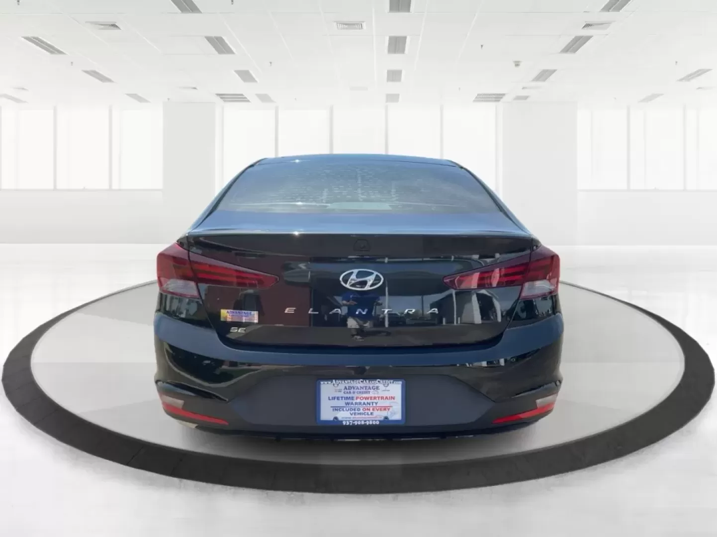 2019 Hyundai Elantra SE (5NPD74LF7KH) with an Nu 2L I-4 DOHC engine, located at 401 Woodman Dr, Riverside, OH, 45431, (937) 908-9800, 39.760899, -84.123421 - **Unlock Your Adventure with the 2019 Hyundai Elantra SE at Advantage Car and Credit!**<br /> <br /> Are you ready to elevate your daily commute or embark on weekend road trips in style? This 2019 Hyundai Elantra SE is the perfect blend of practicality and sophistication, making it an outstanding ch - Photo#3