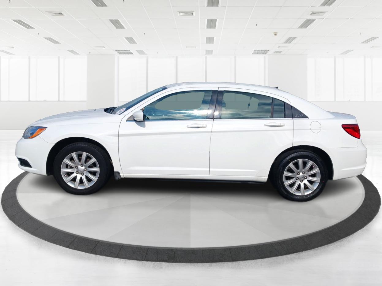 2013 Bright White Chrysler 200 Touring (1C3CCBBB6DN) with an 2.4L L4 DOHC 16V engine, 6-Speed Automatic transmission, located at 1951 S Dayton Lakeview Rd., New Carlisle, OH, 45344, (937) 908-9800, 39.890999, -84.050255 - Photo #5