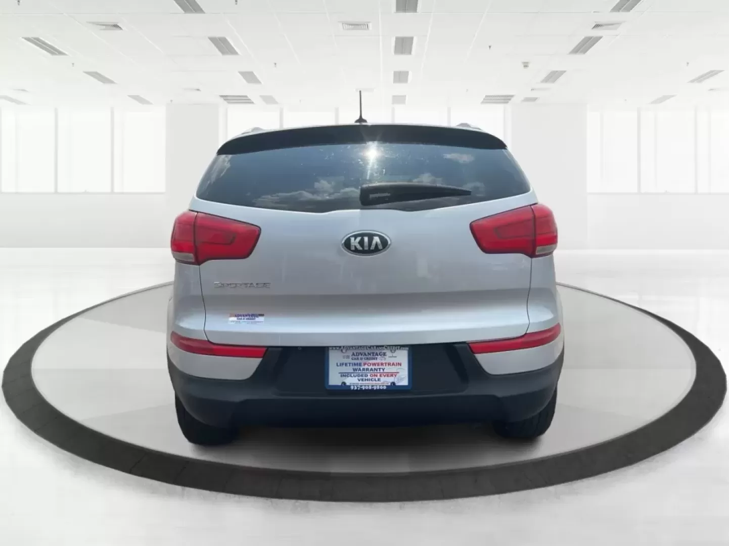 2016 Kia Sportage LX (KNDPBCACXG7) with an Theta II 2.4L I-4 gasoline direct injection engine, located at 401 Woodman Dr, Riverside, OH, 45431, (937) 908-9800, 39.760899, -84.123421 - Embrace the journey of life with the 2016 Kia Sportage LX, a vehicle designed for those who thrive on adventure and seek comfort in their daily commute. Whether you're navigating the bustling streets of Fairborn, OH, or embarking on a weekend family getaway, this versatile crossover is your perfect - Photo#3