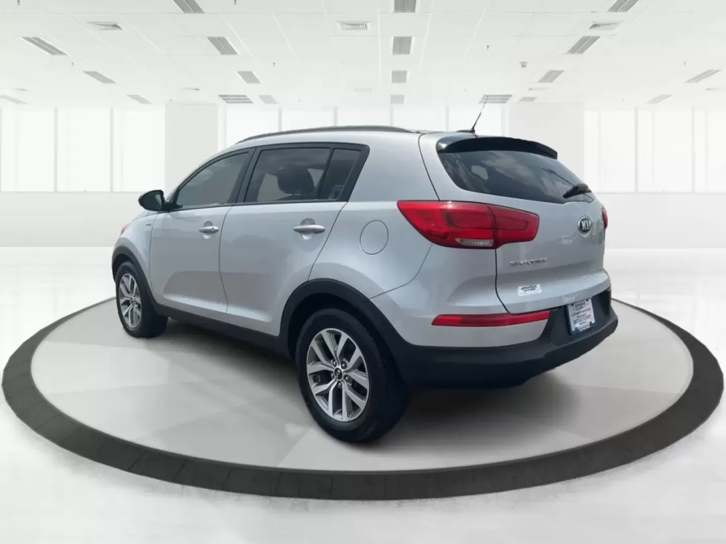 2016 Kia Sportage LX (KNDPBCACXG7) with an Theta II 2.4L I-4 gasoline direct injection engine, located at 401 Woodman Dr, Riverside, OH, 45431, (937) 908-9800, 39.760899, -84.123421 - Embrace the journey of life with the 2016 Kia Sportage LX, a vehicle designed for those who thrive on adventure and seek comfort in their daily commute. Whether you're navigating the bustling streets of Fairborn, OH, or embarking on a weekend family getaway, this versatile crossover is your perfect - Photo#4