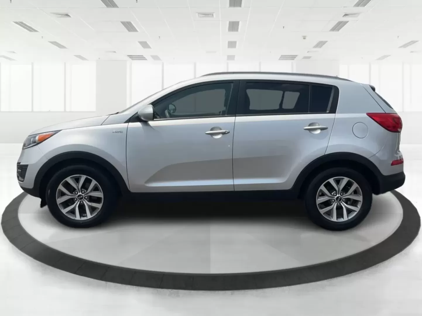 2016 Kia Sportage LX (KNDPBCACXG7) with an Theta II 2.4L I-4 gasoline direct injection engine, located at 401 Woodman Dr, Riverside, OH, 45431, (937) 908-9800, 39.760899, -84.123421 - Embrace the journey of life with the 2016 Kia Sportage LX, a vehicle designed for those who thrive on adventure and seek comfort in their daily commute. Whether you're navigating the bustling streets of Fairborn, OH, or embarking on a weekend family getaway, this versatile crossover is your perfect - Photo#5