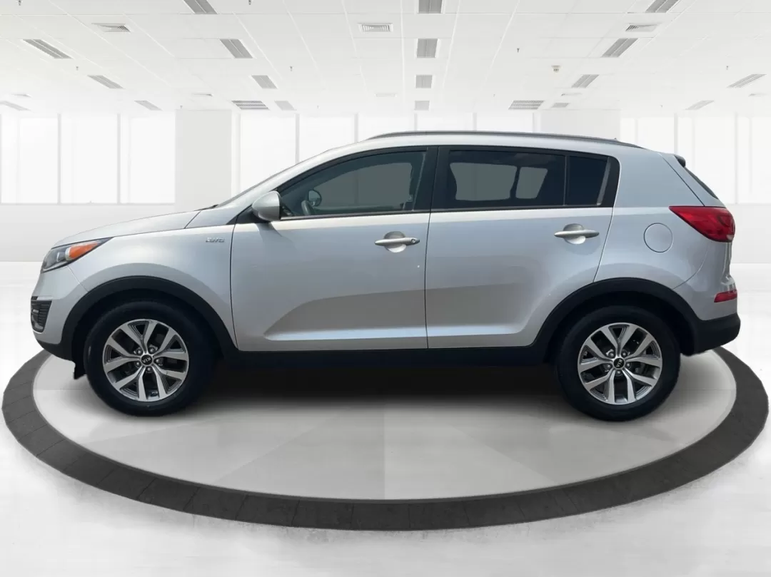 2016 Kia Sportage LX (KNDPBCACXG7) with an Theta II 2.4L I-4 gasoline direct injection engine, located at 401 Woodman Dr, Riverside, OH, 45431, (937) 908-9800, 39.760899, -84.123421 - Photo#5