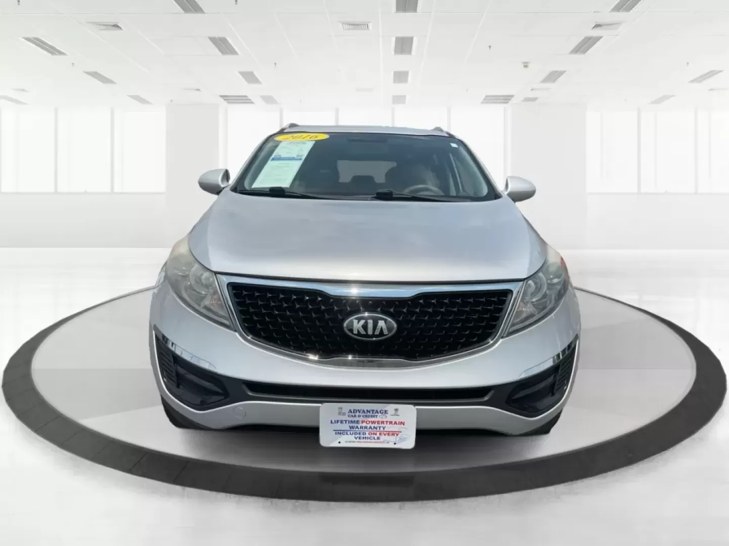 2016 Kia Sportage LX (KNDPBCACXG7) with an Theta II 2.4L I-4 gasoline direct injection engine, located at 401 Woodman Dr, Riverside, OH, 45431, (937) 908-9800, 39.760899, -84.123421 - Embrace the journey of life with the 2016 Kia Sportage LX, a vehicle designed for those who thrive on adventure and seek comfort in their daily commute. Whether you're navigating the bustling streets of Fairborn, OH, or embarking on a weekend family getaway, this versatile crossover is your perfect - Photo#7