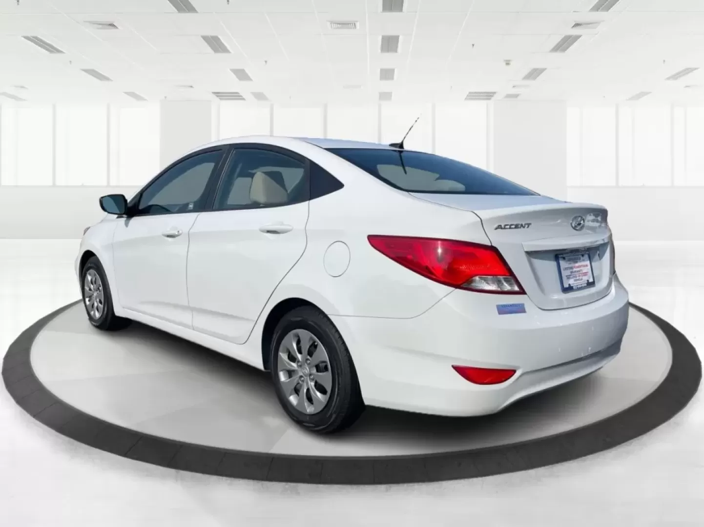 2017 Hyundai Accent SE 4-Door 6A (KMHCT4AE7HU) with an 1.6L L4 DOHC 16V engine, 6-Speed Automatic transmission, located at 401 Woodman Dr, Riverside, OH, 45431, (937) 908-9800, 39.760899, -84.123421 - Are you searching for a reliable, budget-friendly vehicle that accommodates your busy lifestyle? Look no further than Advantage Car and Credit in Fairborn, OH! We specialize in providing top-notch used vehicles with flexible financing options tailored to fit your needs. Our 2017 Hyundai Accent SE is - Photo#4