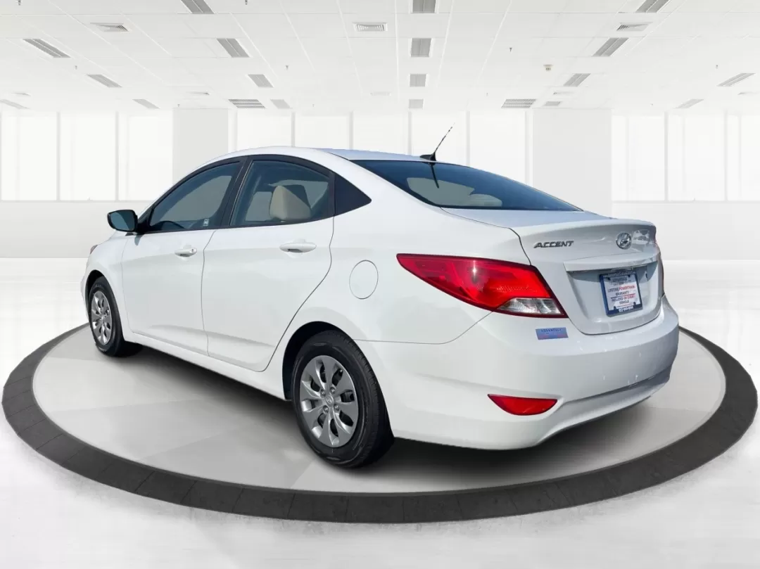 2017 Hyundai Accent SE 4-Door 6A (KMHCT4AE7HU) with an 1.6L L4 DOHC 16V engine, 6-Speed Automatic transmission, located at 401 Woodman Dr, Riverside, OH, 45431, (937) 908-9800, 39.760899, -84.123421 - Photo#4