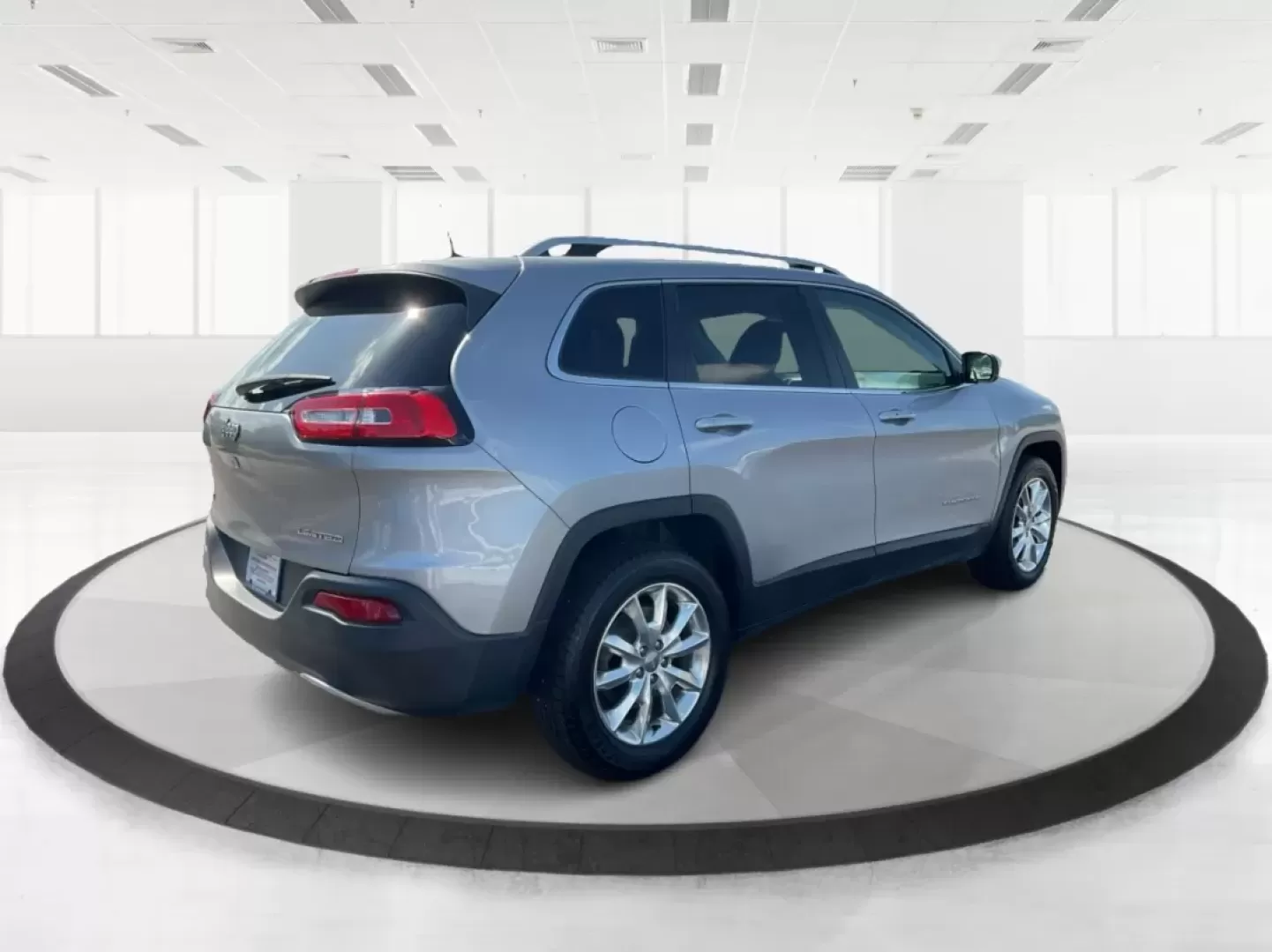 2017 Jeep Cherokee Limited 4x4 (1C4PJMDB5HW) with an Other engine, located at 401 Woodman Dr, Riverside, OH, 45431, (937) 908-9800, 39.760899, -84.123421 - **Adventure Awaits with the 2017 Jeep Cherokee Limited 4x4: Your Perfect Family Crossover!**<br /> <br /> Discover the ultimate blend of style, comfort, and performance with the 2017 Jeep Cherokee Limited 4x4, available now at Advantage Car and Credit in Fairborn, OH. This vehicle is designed for th - Photo#2