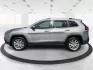 2017 Jeep Cherokee Limited 4x4 (1C4PJMDB5HW) with an Other engine, located at 401 Woodman Dr, Riverside, OH, 45431, (937) 908-9800, 39.760899, -84.123421 - **Adventure Awaits with the 2017 Jeep Cherokee Limited 4x4: Your Perfect Family Crossover!**<br /> <br /> Discover the ultimate blend of style, comfort, and performance with the 2017 Jeep Cherokee Limited 4x4, available now at Advantage Car and Credit in Fairborn, OH. This vehicle is designed for th - Photo#5