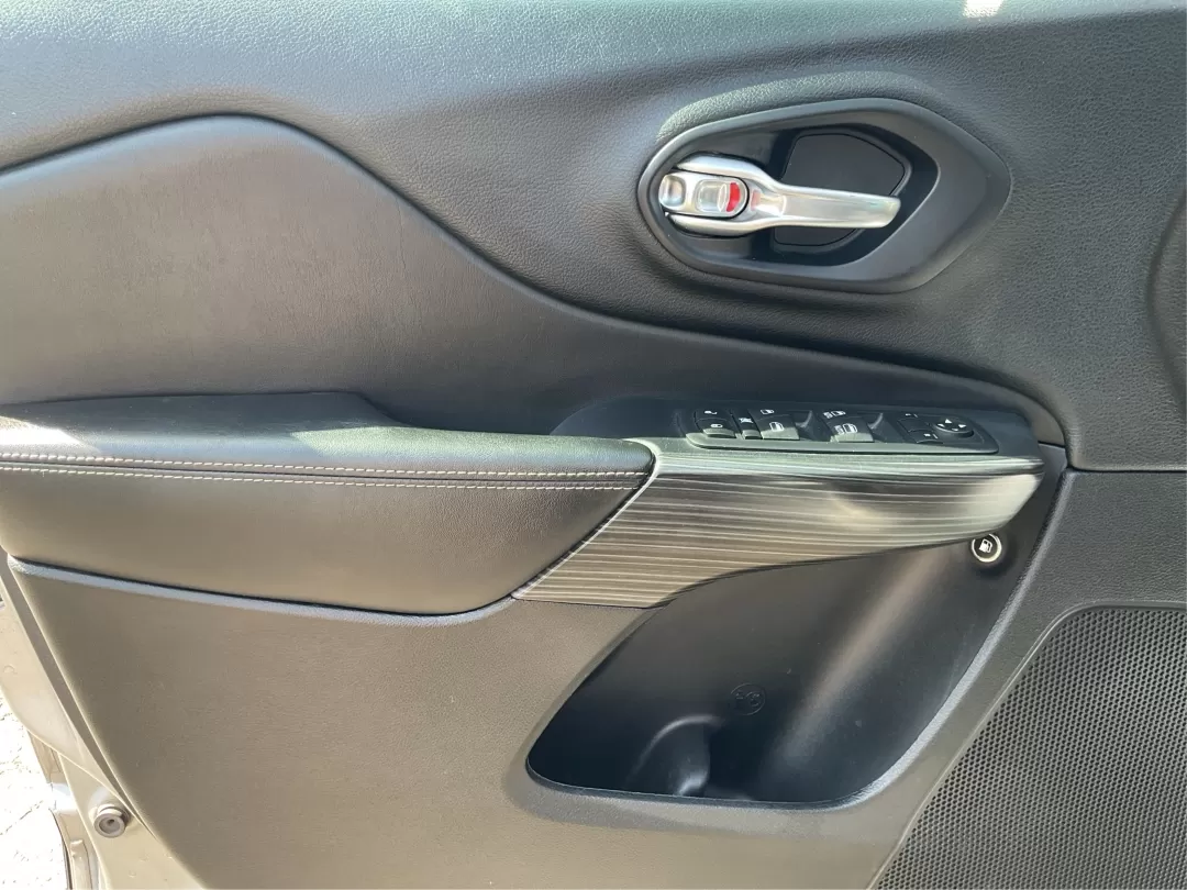 2017 Jeep Cherokee Limited 4x4 (1C4PJMDB5HW) with an Other engine, located at 401 Woodman Dr, Riverside, OH, 45431, (937) 908-9800, 39.760899, -84.123421 - **Adventure Awaits with the 2017 Jeep Cherokee Limited 4x4: Your Perfect Family Crossover!**<br /> <br /> Discover the ultimate blend of style, comfort, and performance with the 2017 Jeep Cherokee Limited 4x4, available now at Advantage Car and Credit in Fairborn, OH. This vehicle is designed for th - Photo#19