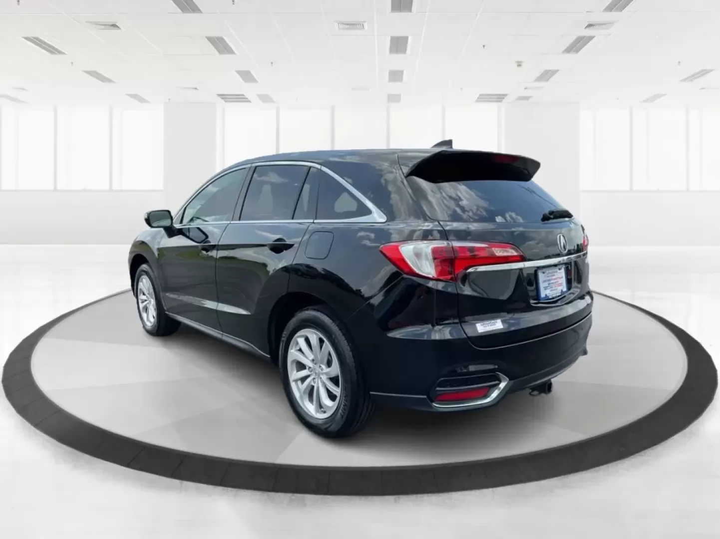 2018 Acura RDX AcuraWatch Plus Package (5J8TB4H34JL) with an 3.5L V-6 i-VTEC variable valve control engine, located at 401 Woodman Dr, Riverside, OH, 45431, (937) 908-9800, 39.760899, -84.123421 - **Elevate Your Commute and Family Adventures with the 2018 Acura RDX at Advantage Car and Credit!**<br /> <br /> Are you in search of a versatile vehicle that promises both comfort and style for your daily commutes or family escapades? Look no further than the stunning 2018 Acura RDX, available at A - Photo#4
