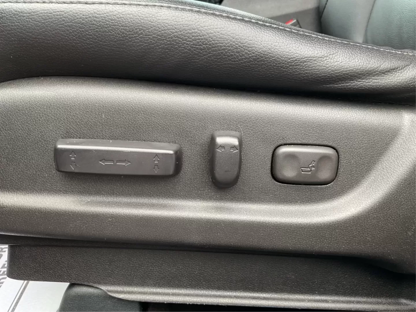 2018 Acura RDX AcuraWatch Plus Package (5J8TB4H34JL) with an 3.5L V-6 i-VTEC variable valve control engine, located at 401 Woodman Dr, Riverside, OH, 45431, (937) 908-9800, 39.760899, -84.123421 - **Elevate Your Commute and Family Adventures with the 2018 Acura RDX at Advantage Car and Credit!**<br /> <br /> Are you in search of a versatile vehicle that promises both comfort and style for your daily commutes or family escapades? Look no further than the stunning 2018 Acura RDX, available at A - Photo#17