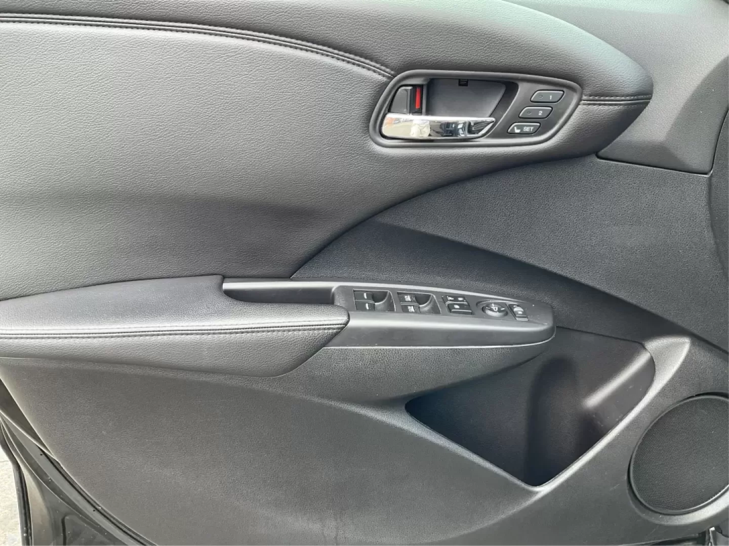2018 Acura RDX AcuraWatch Plus Package (5J8TB4H34JL) with an 3.5L V-6 i-VTEC variable valve control engine, located at 401 Woodman Dr, Riverside, OH, 45431, (937) 908-9800, 39.760899, -84.123421 - **Elevate Your Commute and Family Adventures with the 2018 Acura RDX at Advantage Car and Credit!**<br /> <br /> Are you in search of a versatile vehicle that promises both comfort and style for your daily commutes or family escapades? Look no further than the stunning 2018 Acura RDX, available at A - Photo#18