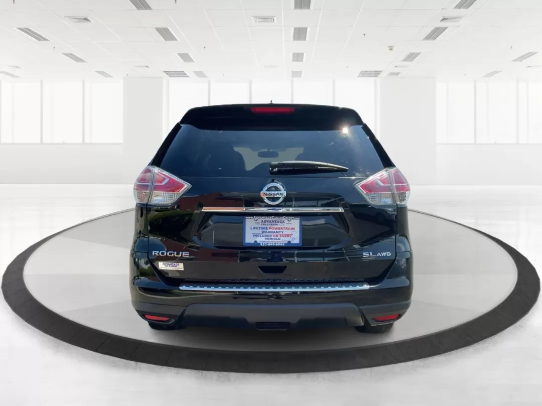 2015 Nissan Rogue SL (5N1AT2MV5FC) with an 2.5L I-4 DOHC engine, located at 401 Woodman Dr, Riverside, OH, 45431, (937) 908-9800, 39.760899, -84.123421 - Unleash adventure and elevate your daily commute with the 2015 Nissan Rogue SL, available now at Advantage Car and Credit, your trusted Buy Here Pay Here dealership in Fairborn, OH. Located at 1184 Kauffman Ave, Fairborn, OH 45324, we specialize in providing flexible financing options, ideal for bud - Photo#3