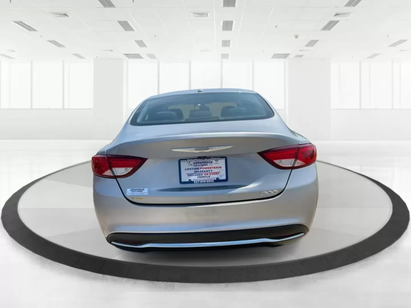 2016 Chrysler 200 Limited (1C3CCCABXGN) with an 2.4L L4 DOHC 16V engine, 9-Speed Automatic transmission, located at 401 Woodman Dr, Riverside, OH, 45431, (937) 908-9800, 39.760899, -84.123421 - Are you in the market for a reliable sedan that effortlessly combines comfort, style, and functionality? Look no further than this 2016 Chrysler 200 Limited, available now at Advantage Car and Credit in Fairborn, OH. Perfect for budget-conscious buyers, this sedan is a fantastic choice for daily com - Photo#3