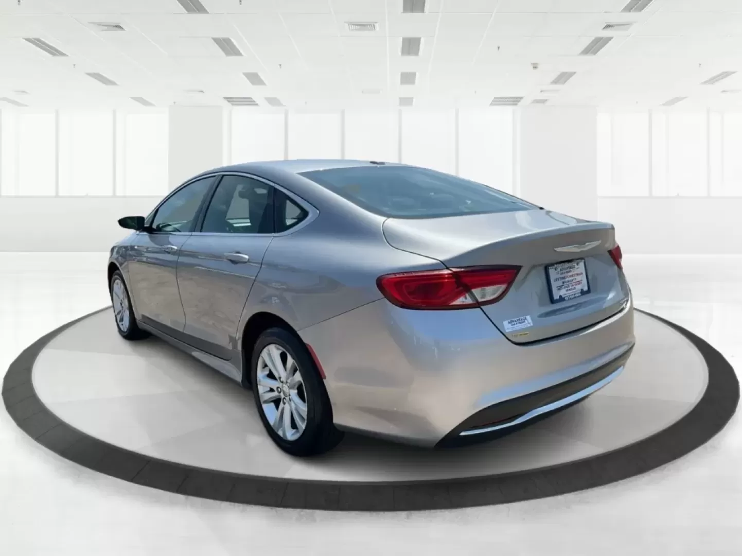 2016 Chrysler 200 Limited (1C3CCCABXGN) with an 2.4L L4 DOHC 16V engine, 9-Speed Automatic transmission, located at 401 Woodman Dr, Riverside, OH, 45431, (937) 908-9800, 39.760899, -84.123421 - Are you in the market for a reliable sedan that effortlessly combines comfort, style, and functionality? Look no further than this 2016 Chrysler 200 Limited, available now at Advantage Car and Credit in Fairborn, OH. Perfect for budget-conscious buyers, this sedan is a fantastic choice for daily com - Photo#4