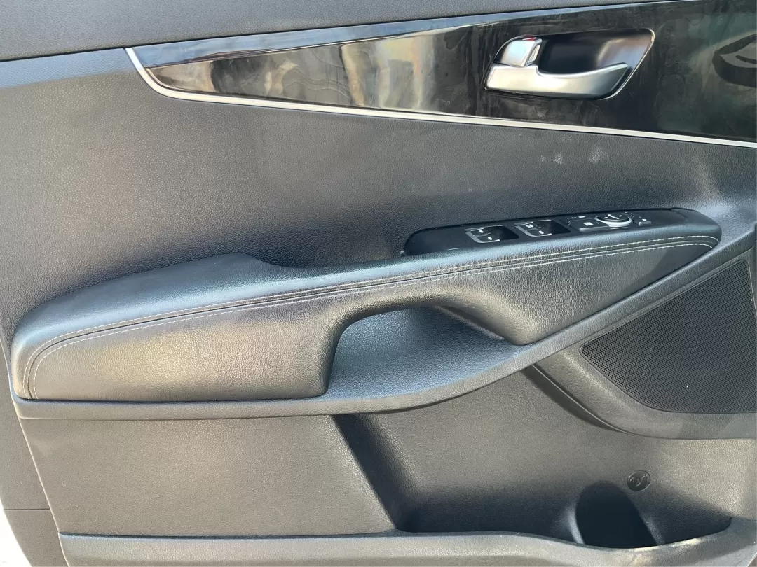 2013 Hyundai Sonata GLS (5NPEB4AC6DH) with an 2.4L I-4 gasoline direct injection engine, located at 401 Woodman Dr, Riverside, OH, 45431, (937) 908-9800, 39.761024, -84.120956 - Photo#18