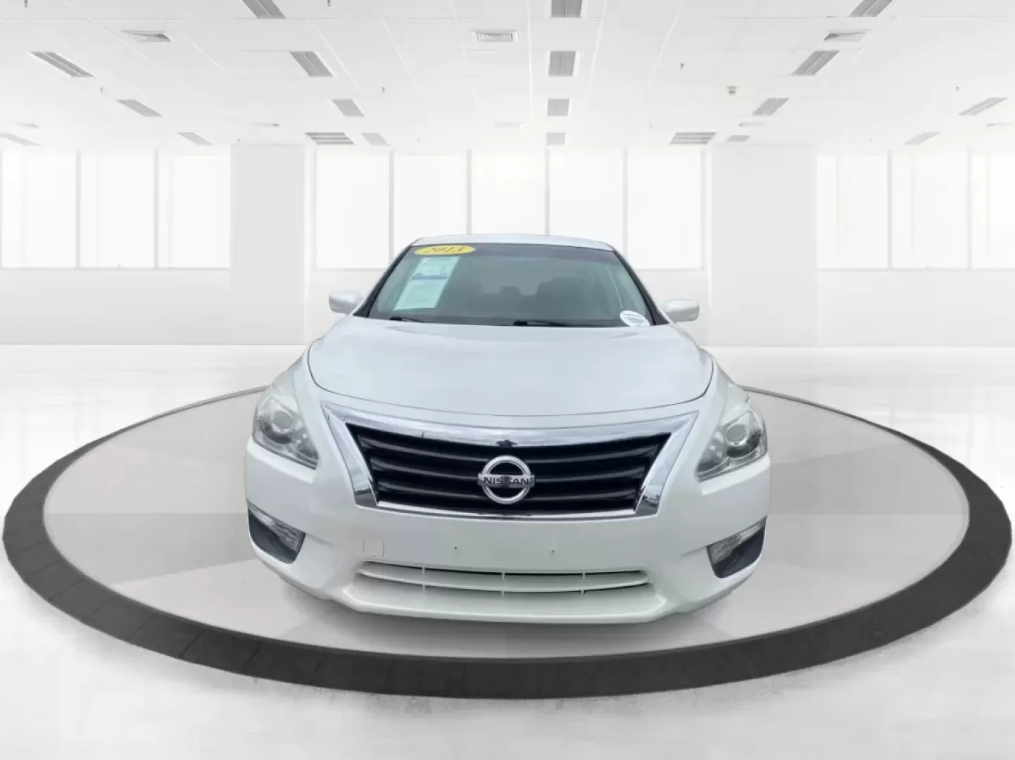 2013 Nissan Altima 2.5 S (1N4AL3APXDC) with an 2.5L I-4 DOHC engine, located at 401 Woodman Dr, Riverside, OH, 45431, (937) 908-9800, 39.760899, -84.123421 - **Experience the Ultimate Blend of Comfort and Reliability with the 2013 Nissan Altima 2.5 S Perfect for Your Lifestyle!**<br /> <br /> Are you in search of a vehicle that effortlessly balances daily commuting and weekend getaways? Look no further than this stunning 2013 Nissan Altima 2.5 S, now av - Photo#7
