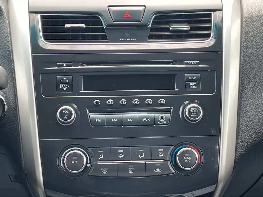 2013 Nissan Altima 2.5 S (1N4AL3APXDC) with an 2.5L I-4 DOHC engine, located at 401 Woodman Dr, Riverside, OH, 45431, (937) 908-9800, 39.760899, -84.123421 - Photo#13