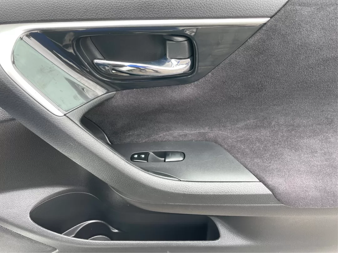 2013 Nissan Altima 2.5 S (1N4AL3APXDC) with an 2.5L I-4 DOHC engine, located at 401 Woodman Dr, Riverside, OH, 45431, (937) 908-9800, 39.760899, -84.123421 - Photo#20