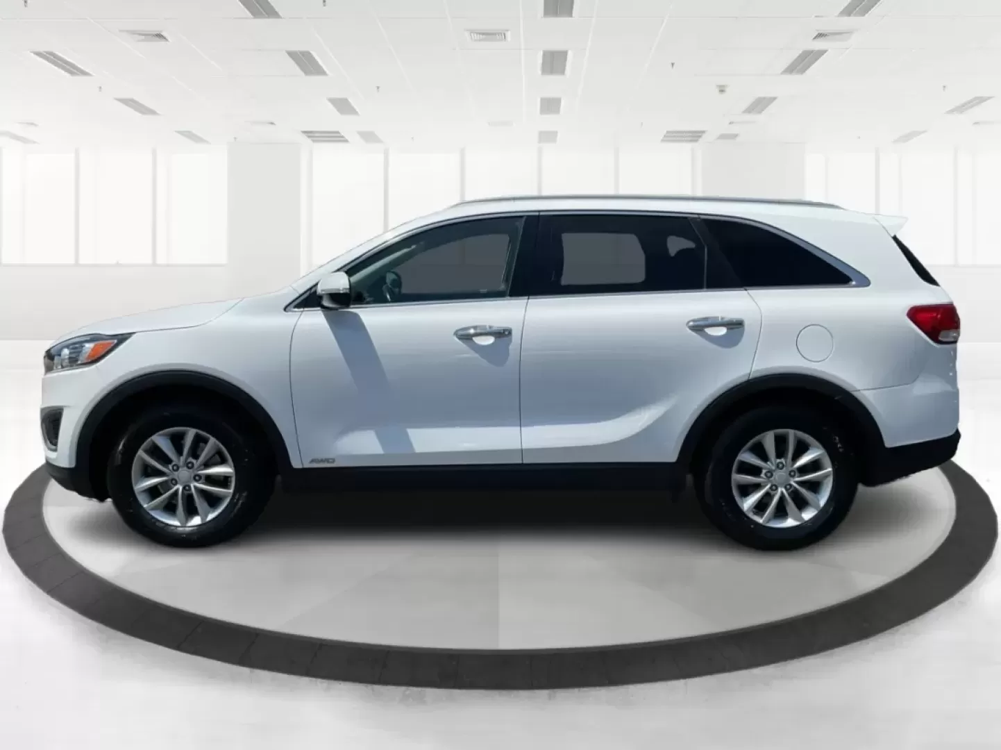 2016 Kia Sorento 2.4L LX (5XYPGDA34GG) with an 2.4L I-4 gasoline direct injection engine, located at 401 Woodman Dr, Riverside, OH, 45431, (937) 908-9800, 39.760899, -84.123421 - **Adventure Awaits: Drive Home This 2016 Kia Sorento from Advantage Car and Credit!**<br /> <br /> Are you searching for the perfect vehicle that effortlessly combines style, comfort, and the ability to tackle any adventure? Look no further than this stunning **2016 Kia Sorento 2.4L LX**! Whether yo - Photo#5